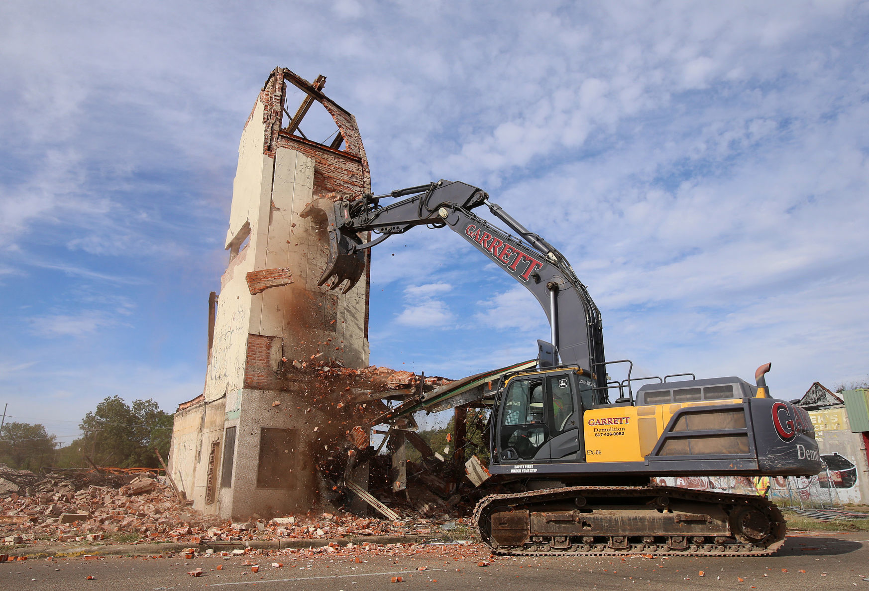 Demolition of 25th Street Theatre